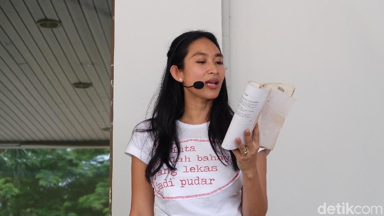 Lewat Panggung Teater, Happy Salma Populerkan Karya Sastra Lewat Panggung Teater, Happy Salma Populerkan Karya Sastra