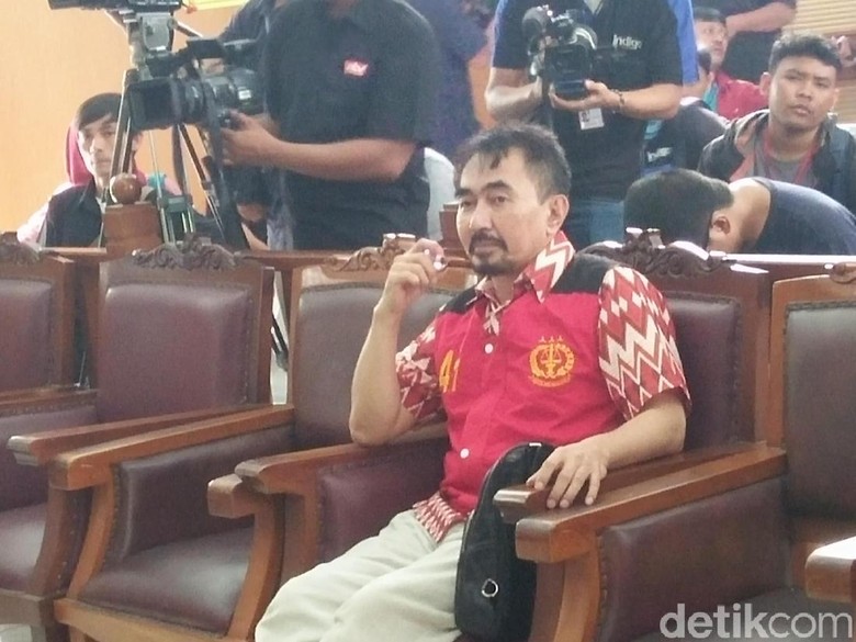 Eksepsi Semua Kasusnya Ditolak, Aa Gatot Terlihat Santai Eksepsi Semua Kasusnya Ditolak, Aa Gatot Terlihat Santai