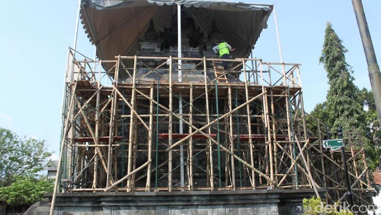 Cegah Kebocoran, Batuan Candi Pawon Ditambal Cegah Kebocoran, Batuan Candi Pawon Ditambal