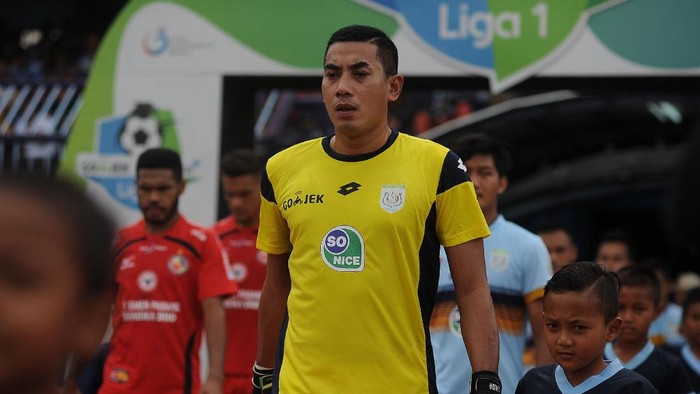 Kabar soal hipoksia mengiringi kematian kiper legendaris Persela Lamongan, Choirul Huda. Choirul disebut mengalami lidah tertelan yang berujung pada hipoksia. Foto: Rahbani Syahputra/Antara Foto Kabar soal hipoksia mengiringi kematian kiper legendaris Persela Lamongan, Choirul Huda. Choirul disebut mengalami lidah tertelan yang berujung pada hipoksia. Foto: Rahbani Syahputra/Antara Foto