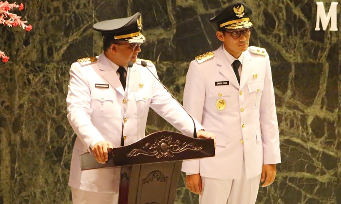 Pelantikan Anies-Sandi (Foto: detikcom) Pelantikan Anies-Sandi (Foto: detikcom)