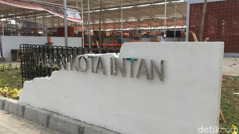 Kadis UMKM DKI Minta PKL Kota Intan Introspeksi Agar Dagangan Laris Kadis UMKM DKI Minta PKL Kota Intan Introspeksi Agar Dagangan Laris