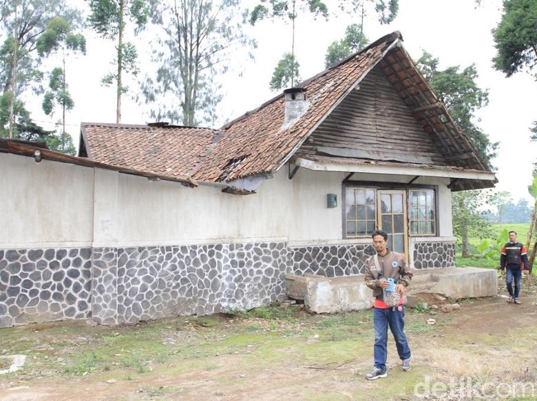 Rumah Pengabdi Setan Kini Ramai Dikunjungi Wisatawan Rumah Pengabdi Setan Kini Ramai Dikunjungi Wisatawan