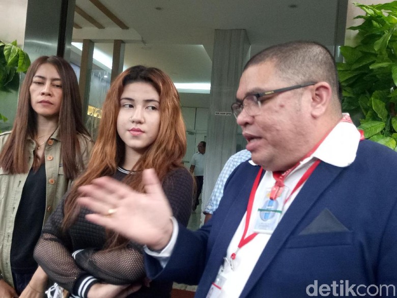 Anak Putri Stagi Beberkan Pertemuannya dengan Ferry Juan Anak Putri Stagi Beberkan Pertemuannya dengan Ferry Juan