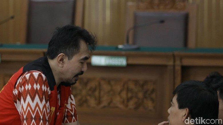Sidang Aa Gatot Ditunda 6 Kali, Pengacara Geram Sidang Aa Gatot Ditunda 6 Kali, Pengacara Geram