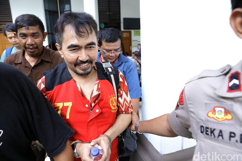 Tawa Aa Gatot dan Istri, Tetap Harmonis ketika Dirundung Kasus Tawa Aa Gatot dan Istri, Tetap Harmonis ketika Dirundung Kasus