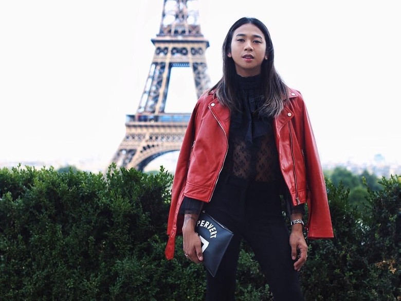 Mau Liburan Tetap Stylish? Ini Tips dari Vlogger Jovi Adhiguna Mau Liburan Tetap Stylish? Ini Tips dari Vlogger Jovi Adhiguna