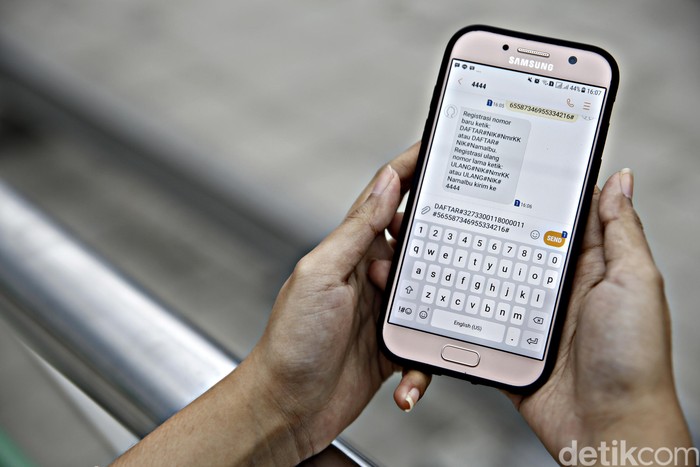 Dirjen Dukcapil melaporkan adanya 1 juta NIK untuk 2,2 juta nomor (Foto: Muhammad Ridho/detikcom) Dirjen Dukcapil melaporkan adanya 1 juta NIK untuk 2,2 juta nomor (Foto: Muhammad Ridho/detikcom)