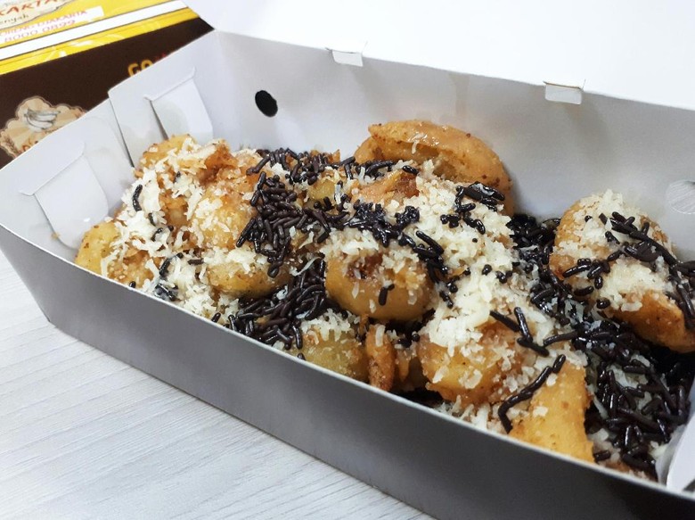 Pisang Goreng Djakarta: Pisang Goreng Renyah Bertabur Gula Palem hingga Saus Karamel Pisang Goreng Djakarta: Pisang Goreng Renyah Bertabur Gula Palem hingga Saus Karamel