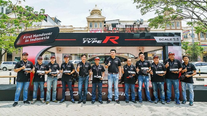 Honda Civic Type R Mulai Dikirim Ke Pelanggan Honda Civic Type R Mulai Dikirim Ke Pelanggan