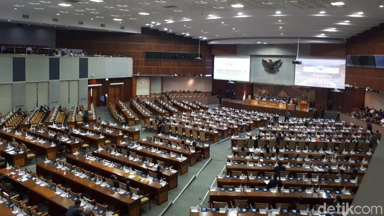 Paripurna Pembacaan Nama Calon Panglima TNI, 346 Anggota DPR Absen Paripurna Pembacaan Nama Calon Panglima TNI, 346 Anggota DPR Absen