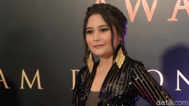 Prilly Latuconsina