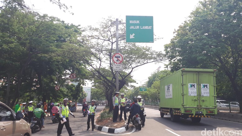 Langgar Lalin di Jakpus, Pemobil Ini Mengaku Tak Tahu Aturan Marka Langgar Lalin di Jakpus, Pemobil Ini Mengaku Tak Tahu Aturan Marka