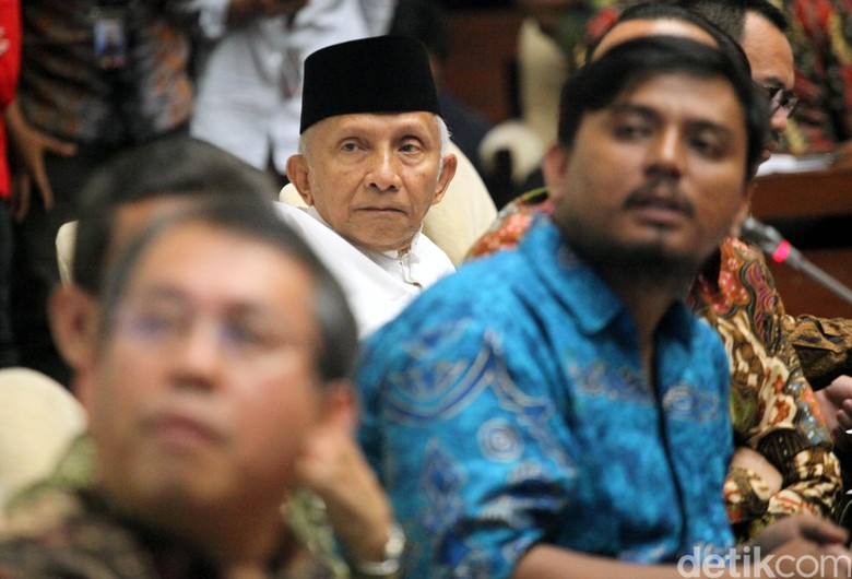 Amien Rais: Saya Yakin Reklamasi untuk China, Kenapa TNI Kok Diam? Amien Rais: Saya Yakin Reklamasi untuk China, Kenapa TNI Kok Diam?