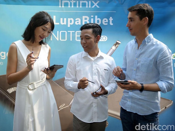 Duri Granziol, co-CEO Lazada Indonesia (kanan). Foto: detikINET/Agung Prambudhy Duri Granziol, co-CEO Lazada Indonesia (kanan). Foto: detikINET/Agung Prambudhy