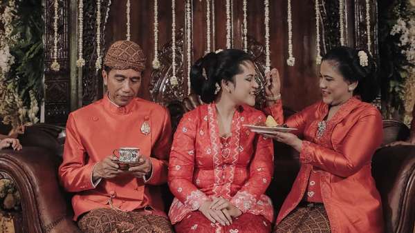 Pernikahan Sederhana Kahiyang dan Bobby, Bisakah Dijadikan Wedding Goals? Pernikahan Sederhana Kahiyang dan Bobby, Bisakah Dijadikan Wedding Goals?