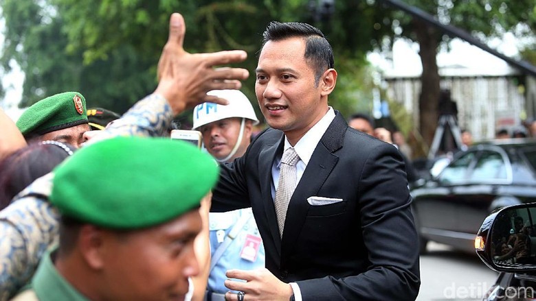 AHY Siap Jadi Jurkam Menangkan Khofifah-Emil AHY Siap Jadi Jurkam Menangkan Khofifah-Emil