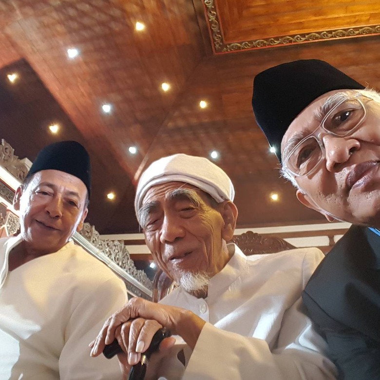 Adem Banget! Saat 3 Ulama Selfie di Pernikahan Putri Jokowi