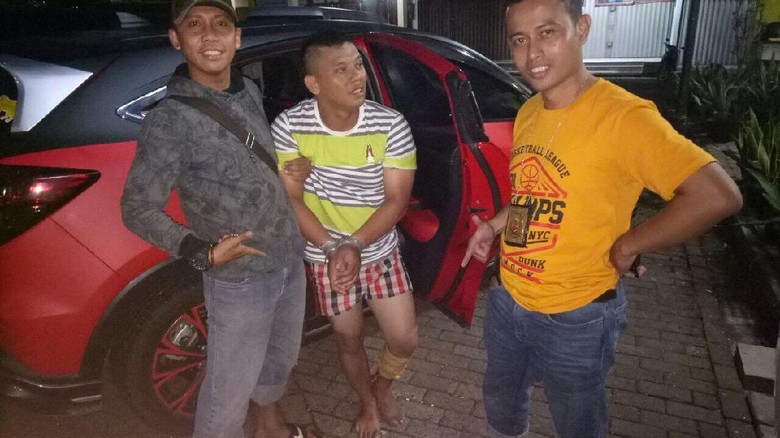 Perampok Nasabah Bank di Serpong Ditembak Tim Vipers Perampok Nasabah Bank di Serpong Ditembak Tim Vipers