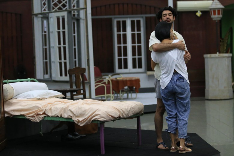 Jelang Pentas, Pemain Perempuan-Perempuan Chairil Siap Naik Panggung Jelang Pentas, Pemain Perempuan-Perempuan Chairil Siap Naik Panggung