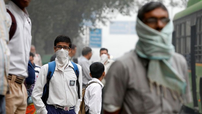 Kualitas udara di India yang sangat buruk mengakibatkan seorang anak mendadak mengalami bronkitis akut. (Foto: REUTERS/Saumya Khandelwal) Kualitas udara di India yang sangat buruk mengakibatkan seorang anak mendadak mengalami bronkitis akut. (Foto: REUTERS/Saumya Khandelwal)
