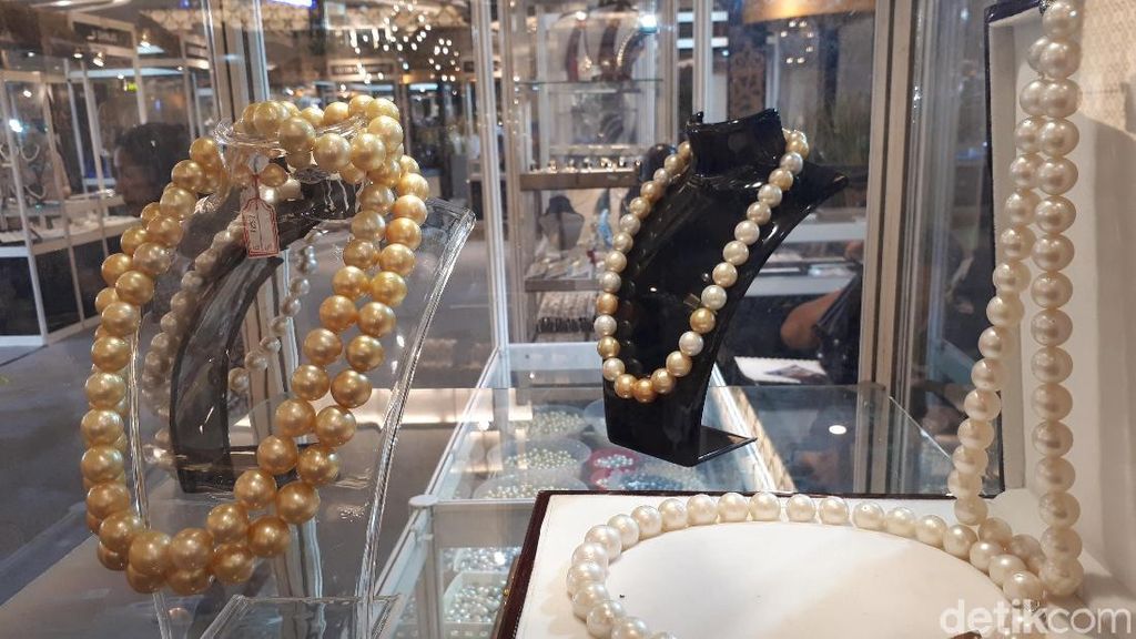 Pameran Mutiara di Kemang Targetkan Transaksi Rp 20 Miliar Pameran Mutiara di Kemang Targetkan Transaksi Rp 20 Miliar