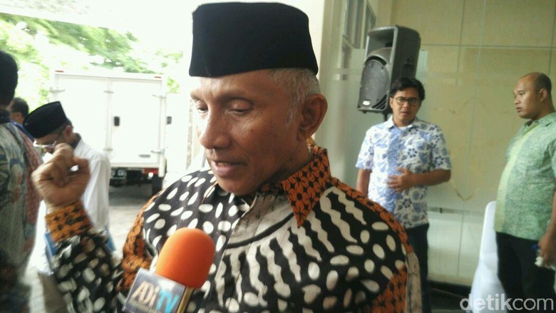 Amien Rais Soal Kasus Novel: Kita sedang Saksikan Sandiwara Amien Rais Soal Kasus Novel: Kita sedang Saksikan Sandiwara