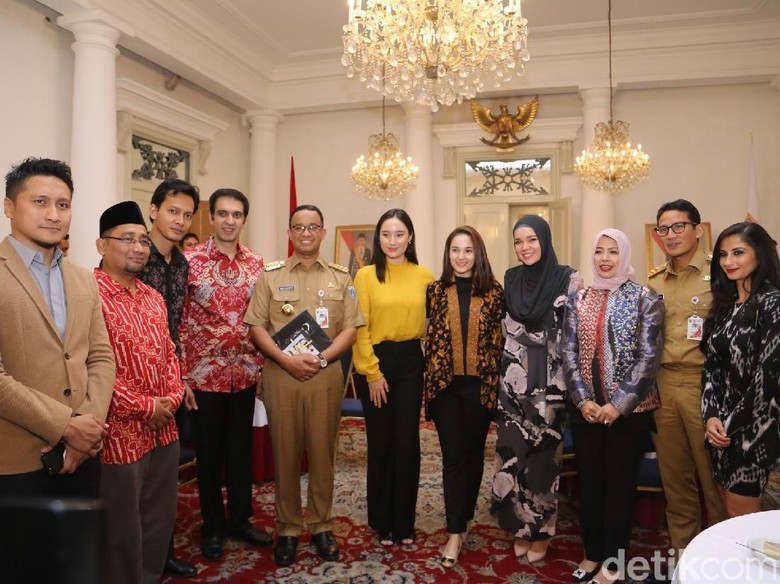 Datangi Balai Kota, Pemain Ayat-Ayat Cinta 2 Ingin Undang Anies-Sandi Nonton Datangi Balai Kota, Pemain Ayat-Ayat Cinta 2 Ingin Undang Anies-Sandi Nonton