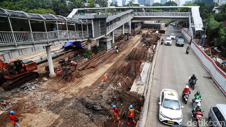 Sandi Harap Proyek Underpass Mampang Selesai Awal Maret