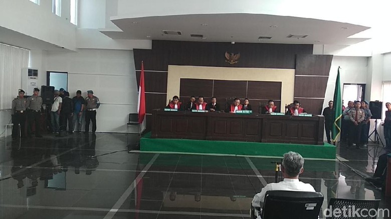 Buni Yani: Tuduh Saya Potong Video, Mudah-mudahan Dilaknat Allah Buni Yani: Tuduh Saya Potong Video, Mudah-mudahan Dilaknat Allah