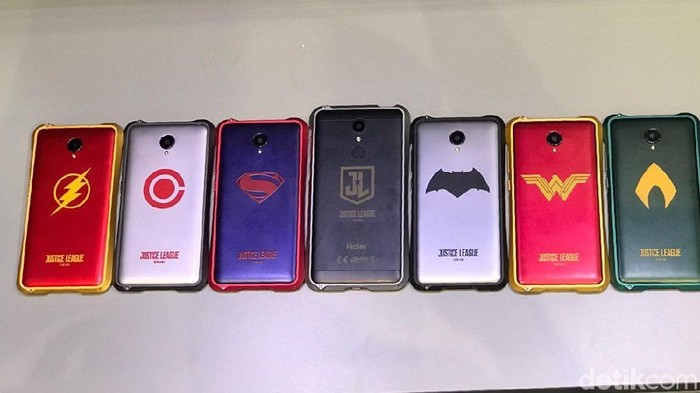 Ponsel Haier edisi Justice League (Foto: detikINET/Adi Fida Rahman) Ponsel Haier edisi Justice League (Foto: detikINET/Adi Fida Rahman)