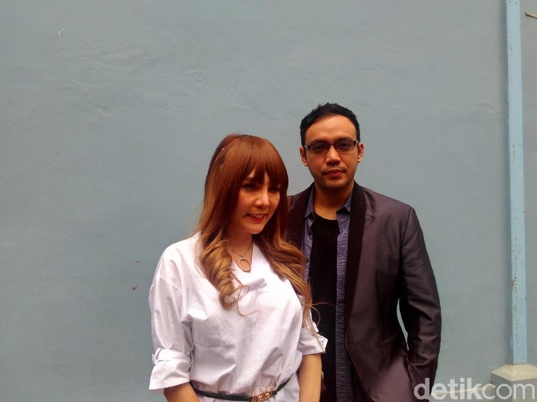 Kekasih Baru Masuk Katalog Alexis, Sandy Tumiwa Anggap Hoax Kekasih Baru Masuk Katalog Alexis, Sandy Tumiwa Anggap Hoax