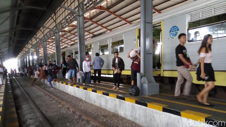 Daop 6 Siapkan 6 KA Tambahan Selama Libur Natal dan Tahun Baru Daop 6 Siapkan 6 KA Tambahan Selama Libur Natal dan Tahun Baru