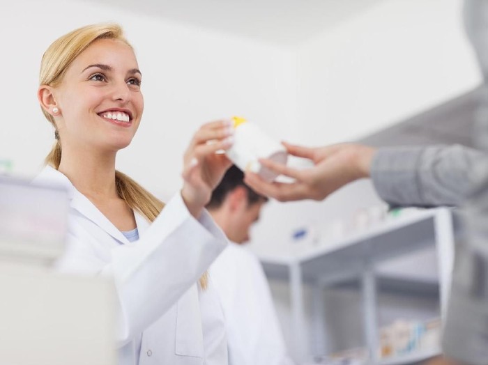 Pastikan saat membeli antiobiotik harus ada si apoteker jika tidak mau salah obat. Foto: ilustrasi/thinkstock Pastikan saat membeli antiobiotik harus ada si apoteker jika tidak mau salah obat. Foto: ilustrasi/thinkstock