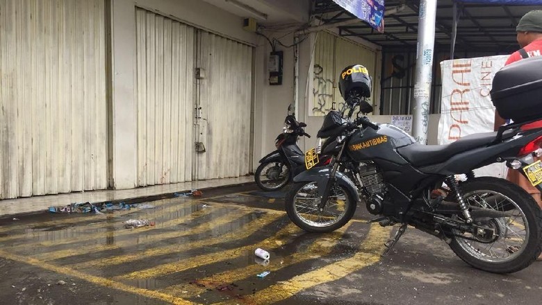 230 Kardus Susu Jadi Barang Bukti Perampokan Minimarket di Pondok Cabe 230 Kardus Susu Jadi Barang Bukti Perampokan Minimarket di Pondok Cabe