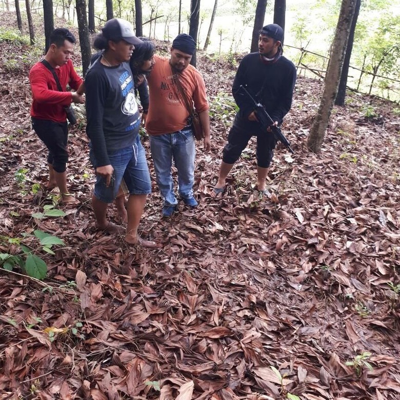 Polisi Tangkap Anak Durhaka yang Bacok Ayahnya di Purwakarta Polisi Tangkap Anak Durhaka yang Bacok Ayahnya di Purwakarta