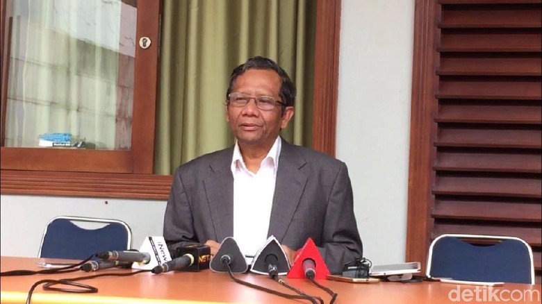 Mahfud MD: Khilafah Bukan dari Alquran, Khilafah Ciptaan Ulama Mahfud MD: Khilafah Bukan dari Alquran, Khilafah Ciptaan Ulama