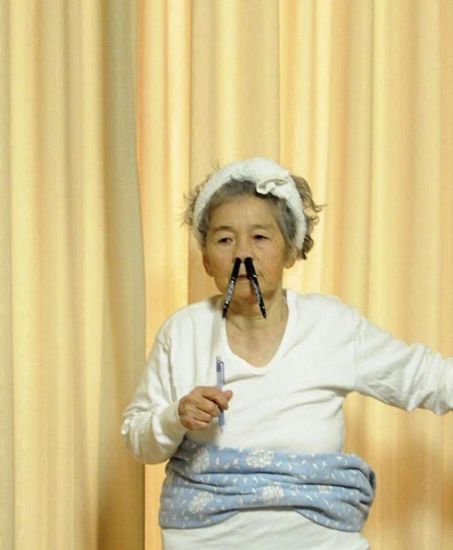 Lihat Meme Setnov Ini Foto Foto Lucu Nenek 89 Tahun Di Jepang