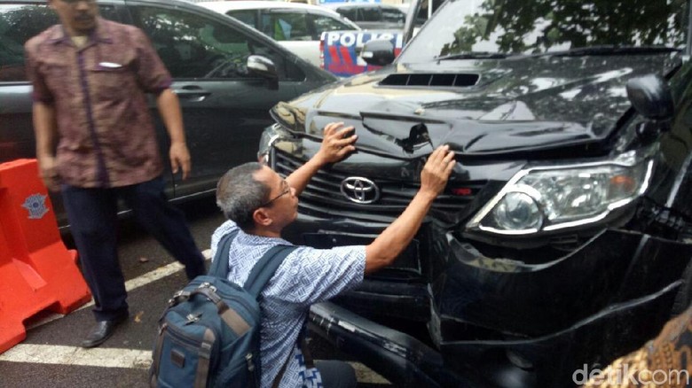 Soal Misteri Airbag Mobil Setya Novanto yang Tak Mengembang Soal Misteri Airbag Mobil Setya Novanto yang Tak Mengembang