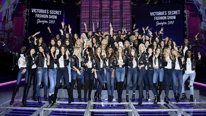 Makan sehat ala model Victoias Secret. Foto: Theo Wargo/Getty Images for Victorias Secret Makan sehat ala model Victoias Secret. Foto: Theo Wargo/Getty Images for Victorias Secret