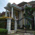 Ini Bedanya Rumah Novanto dengan Rumah Miliuner Dunia