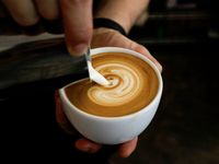 Kontainer Bekas Ini Jadi Gerai Starbucks Paling Mungil