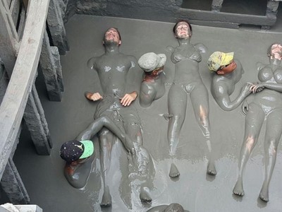 Berani Coba? Spa Lumpur Langsung di Gunung Berapi Berani Coba? Spa Lumpur Langsung di Gunung Berapi