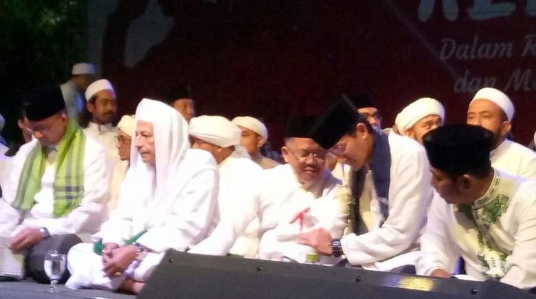 Kelakar Sandi di Tausiah Kebangsaan: Kita Kehadiran Presiden di Sini Kelakar Sandi di Tausiah Kebangsaan: Kita Kehadiran Presiden di Sini
