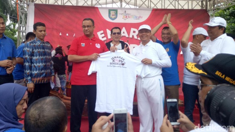 Cicipi Kopi Bengkulu di CFD, Anies Ajak Kerja Sama Pemasaran Cicipi Kopi Bengkulu di CFD, Anies Ajak Kerja Sama Pemasaran