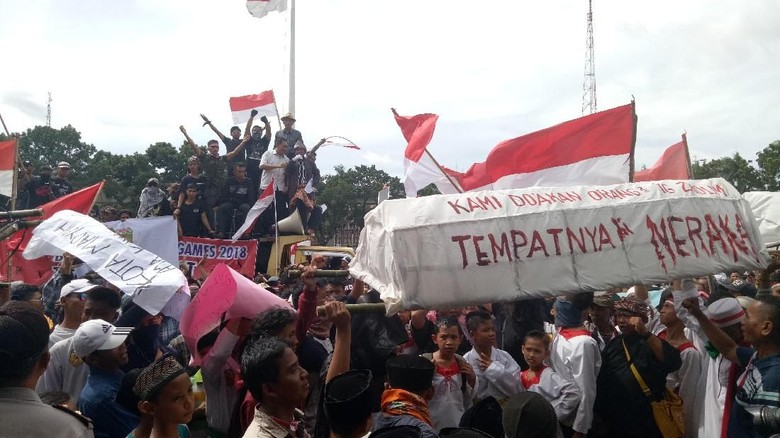 Ingin Gabung Kota Palembang, Warga Geruduk Kantor Gubernur Ingin Gabung Kota Palembang, Warga Geruduk Kantor Gubernur