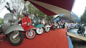 Ratusan Pecinta Skuter Buat Sesak Tegal