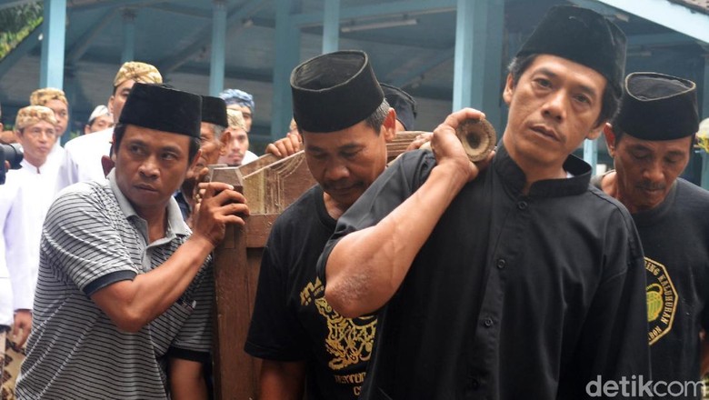 Nyiram Gong Sekati, Ritual Sakral Keraton Kanoman Cirebon