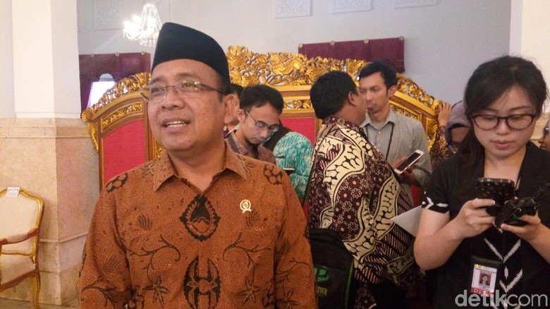Istana Bantah Mensesneg Jadi Ketua Tim Seleksi Cawapres Jokowi Istana Bantah Mensesneg Jadi Ketua Tim Seleksi Cawapres Jokowi