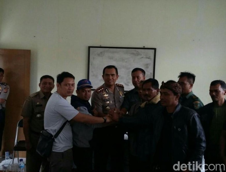 Perselisihan Ojek Online dan Opang di Jatinangor Berakhir Damai Perselisihan Ojek Online dan Opang di Jatinangor Berakhir Damai